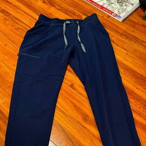 FIGS Navy Jogger Scrubs Medium